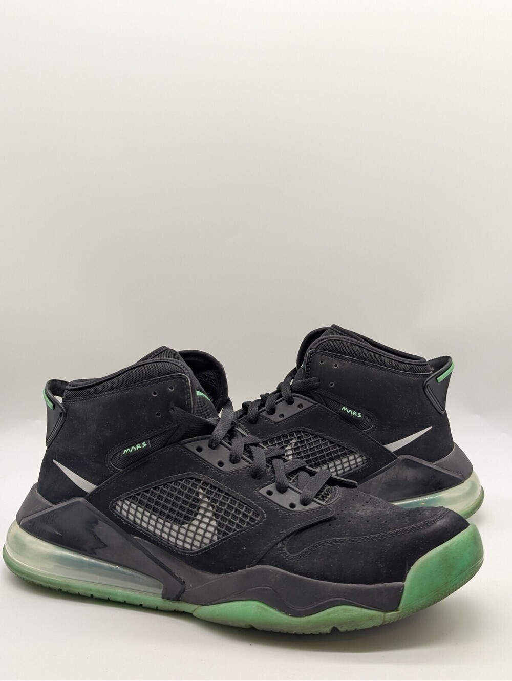 Mens Size 11 Nike Air Jordan Mars 270 Black Green Glow Sneakers Shoes CD7070-003